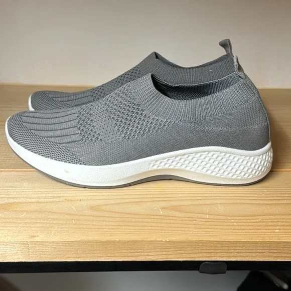 Tommy Bahama Flint Knit Joggers Memory Foam slip on sneakers charcoal gray - Picture 4 of 9